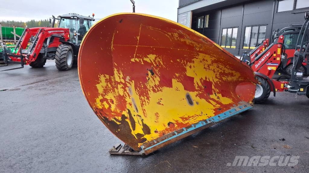 Arctic Machine 3300 alueaura Sniega naži un tīrītāji