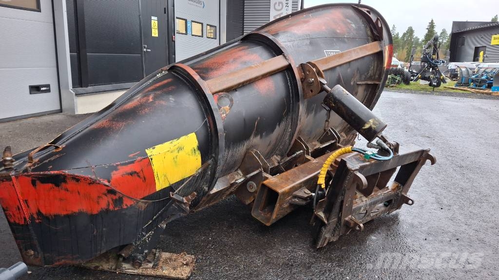Arctic Machine 3300 alueaura Sniega naži un tīrītāji