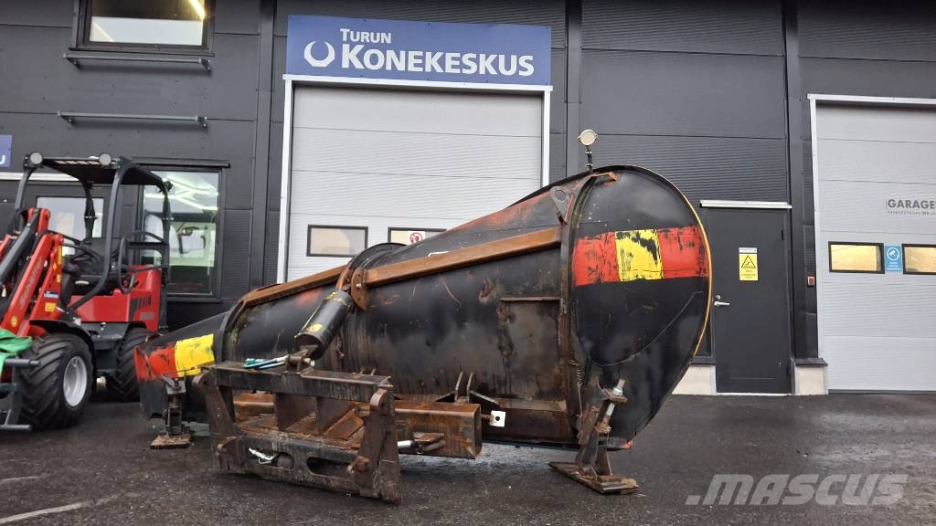 Arctic Machine 3300 alueaura Sniega naži un tīrītāji