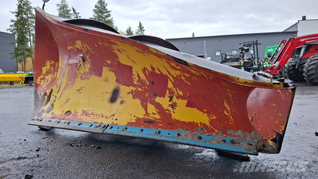 Arctic Machine 3300 alueaura Sniega naži un tīrītāji