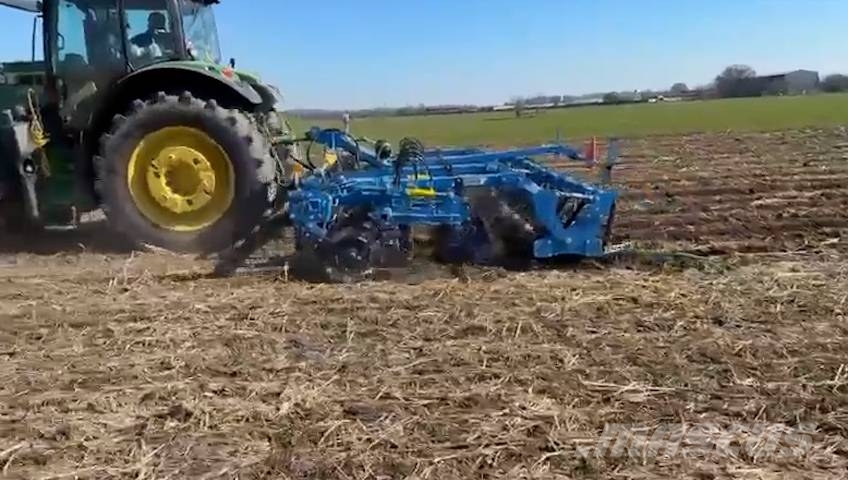 Farmet STRIP-TILL 8NS Beitelploeg