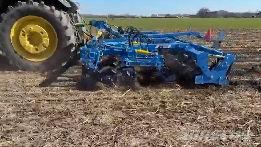 Farmet STRIP-TILL 8NS Beitelploeg