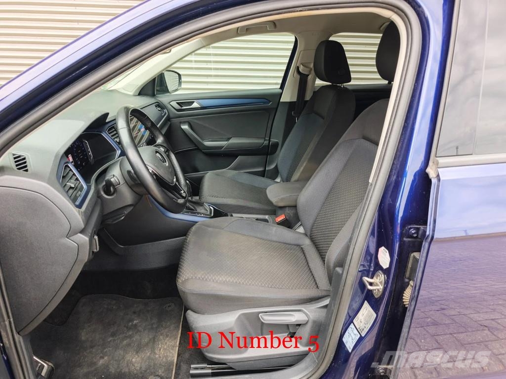 Volkswagen T-Roc 2.0 United Kistehergépjárművek