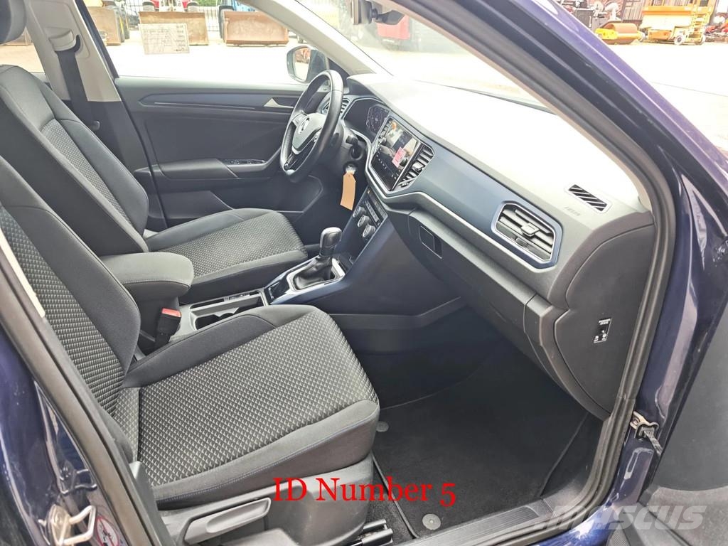 Volkswagen T-Roc 2.0 United Kistehergépjárművek