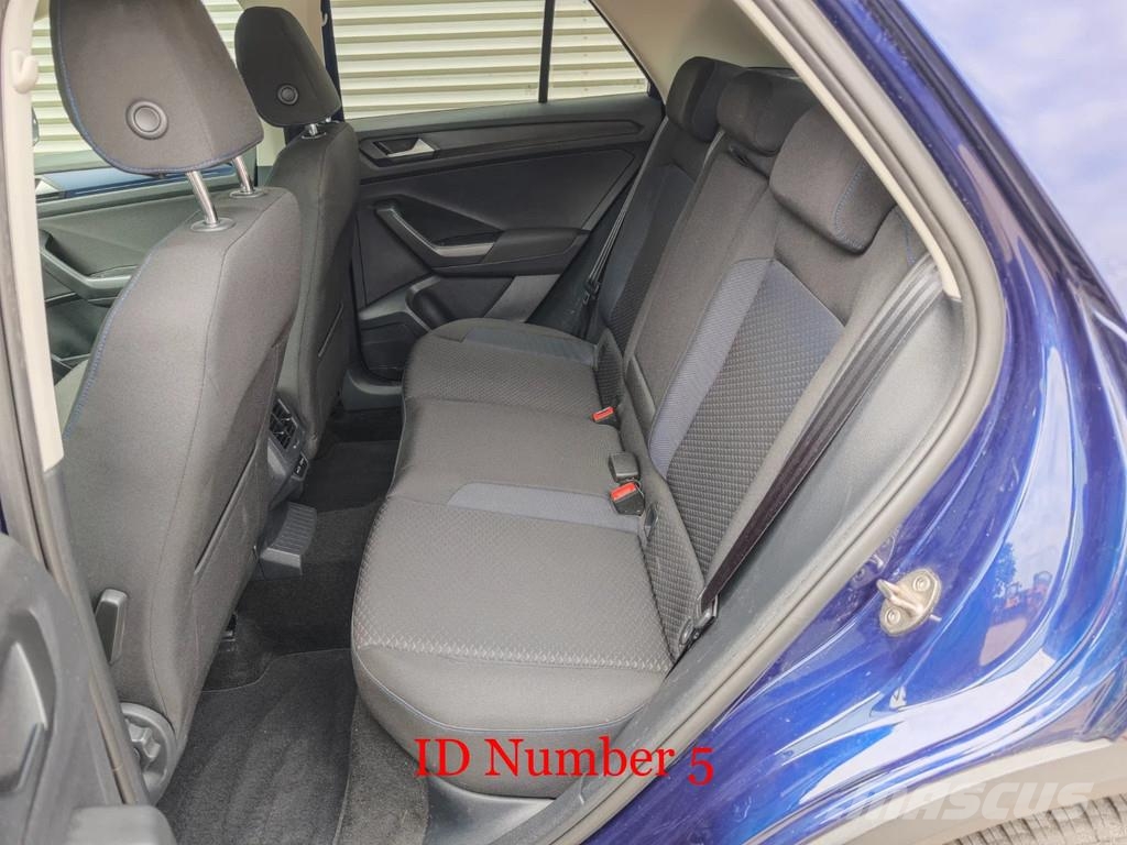 Volkswagen T-Roc 2.0 United Kistehergépjárművek