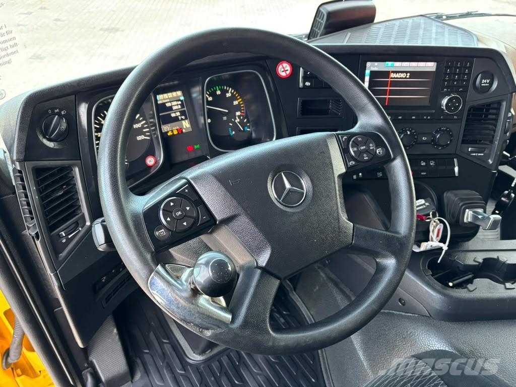 Mercedes-Benz Actros 1827 4x2 LOW MILEAGE ! / BOX L=8236 mm Dobozos teherautók