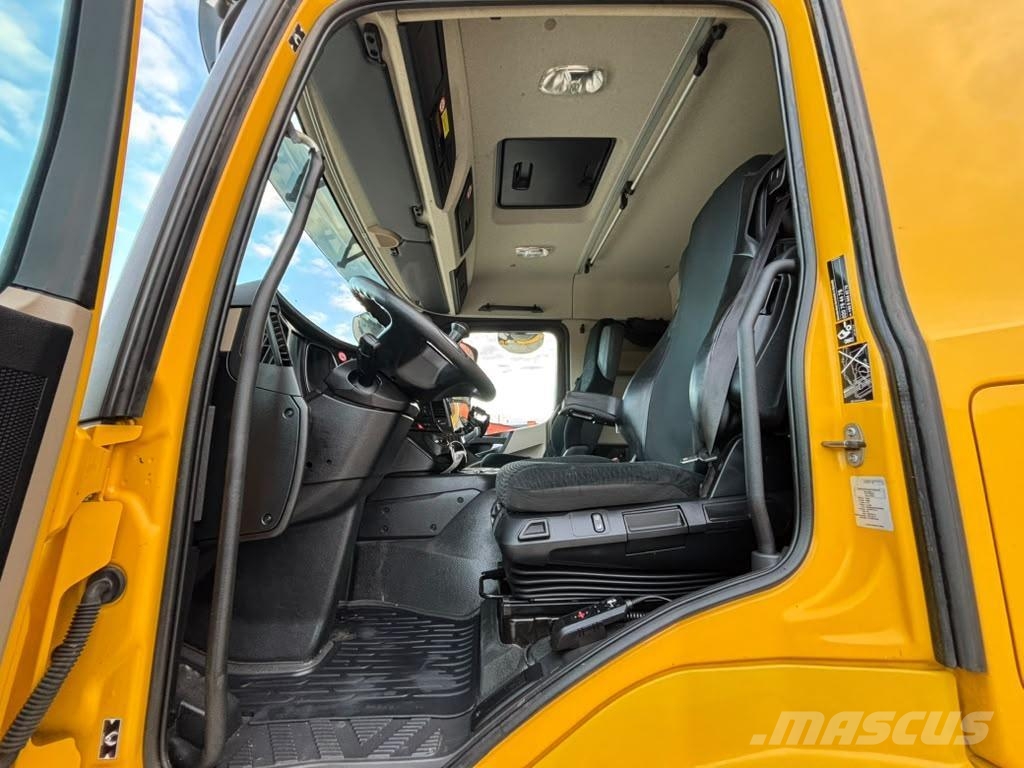 Mercedes-Benz Actros 1827 4x2 LOW MILEAGE ! / BOX L=8236 mm Dobozos teherautók
