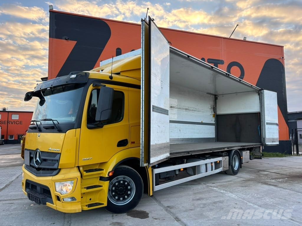 Mercedes-Benz Actros 1827 4x2 LOW MILEAGE ! / BOX L=8236 mm Dobozos teherautók
