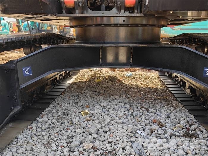 Hitachi ZX 130 Kāpurķēžu ekskavatori