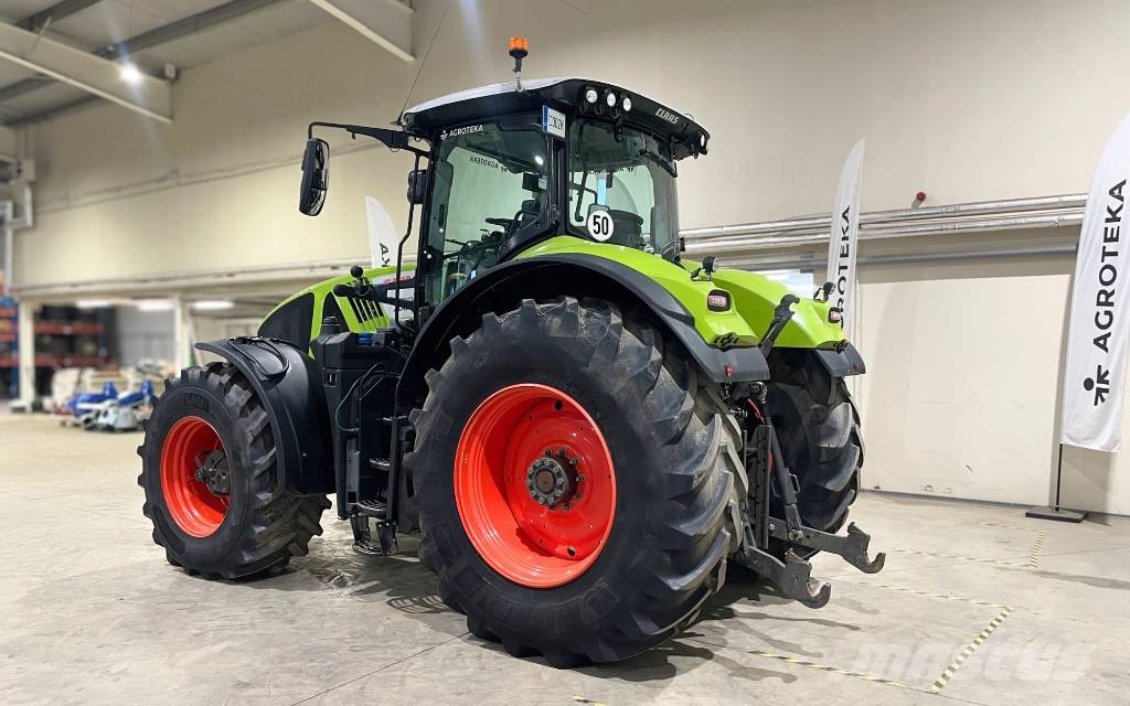 CLAAS Axion 950 Cmatic Tractoare