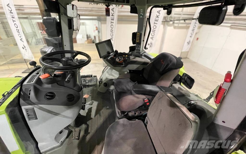 CLAAS Axion 950 Cmatic Tractoare