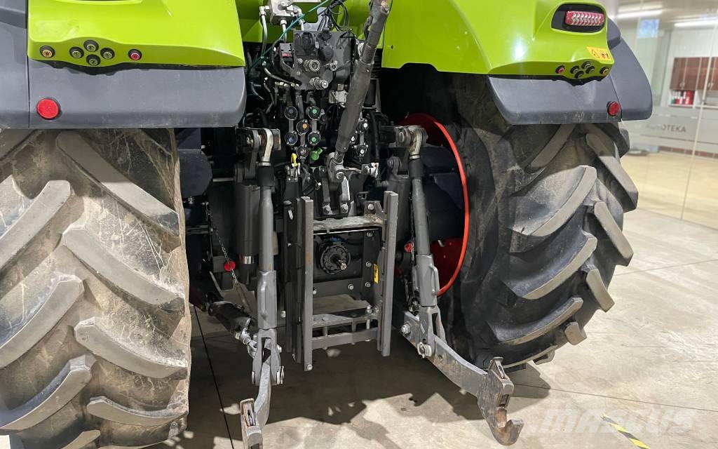 CLAAS Axion 950 Cmatic Tractoare