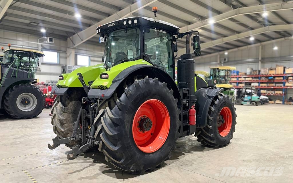 CLAAS Axion 950 Cmatic Tractoare