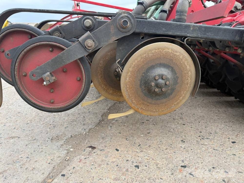 Horsch Pronto 6 DC مثاقيب مدمجة
