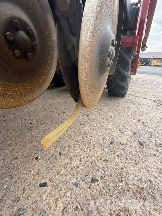 Horsch Pronto 6 DC مثاقيب مدمجة