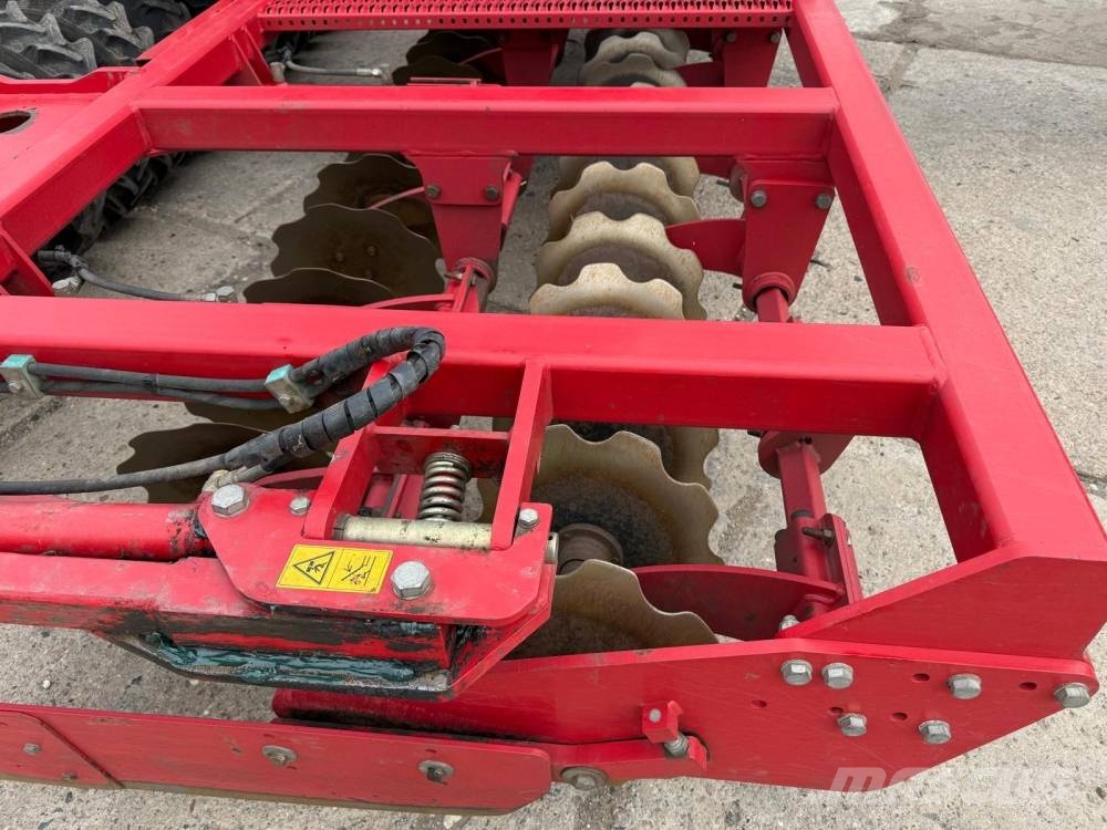 Horsch Pronto 6 DC مثاقيب مدمجة