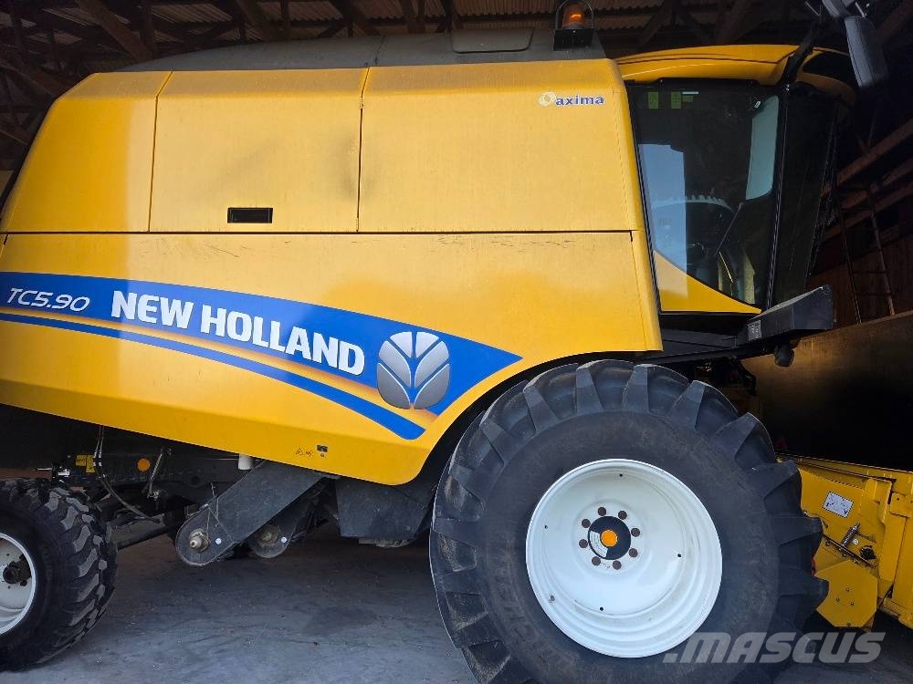 New Holland TC 5.90 Ražas novākšanas kombaini