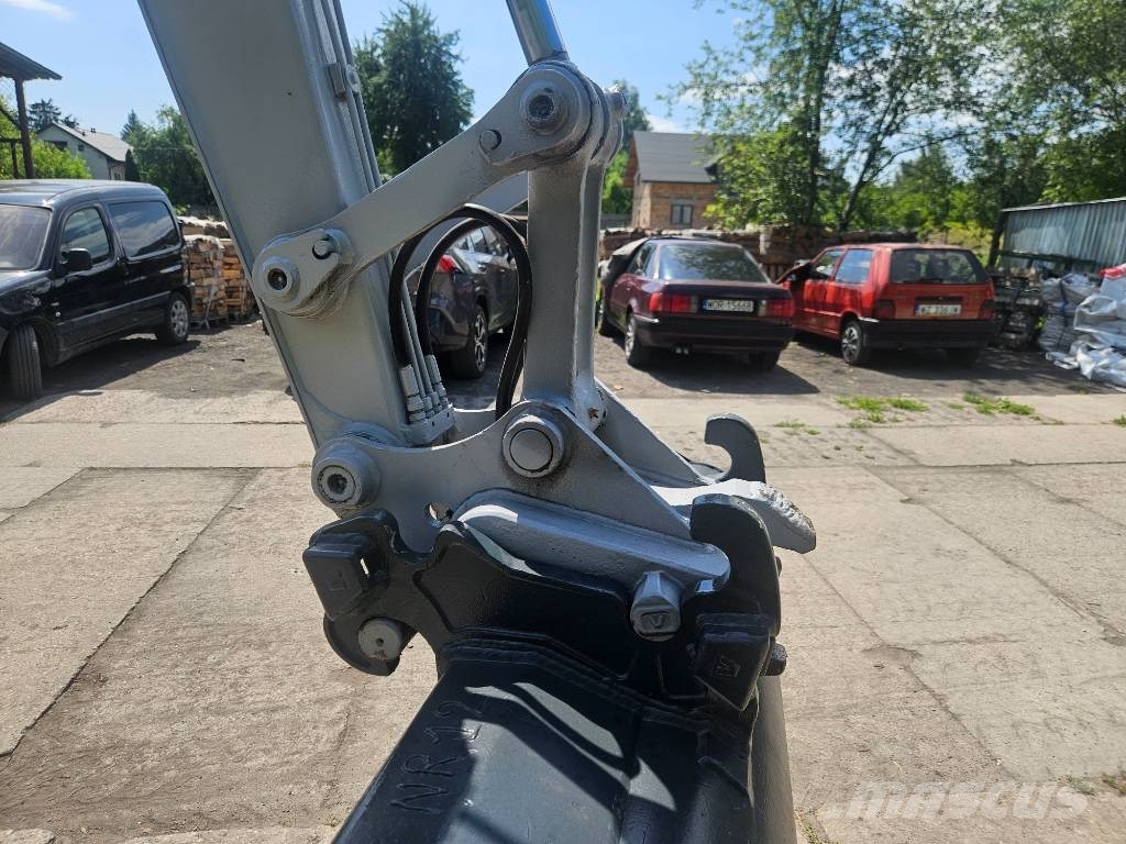 Takeuchi TB 250 Εκσκαφάκι (διαβολάκι) < 7t