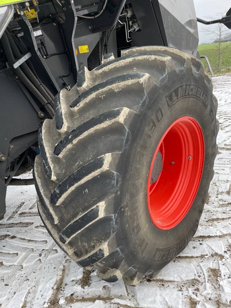 CLAAS LEXION 8900 - 4WD Combine de secerat