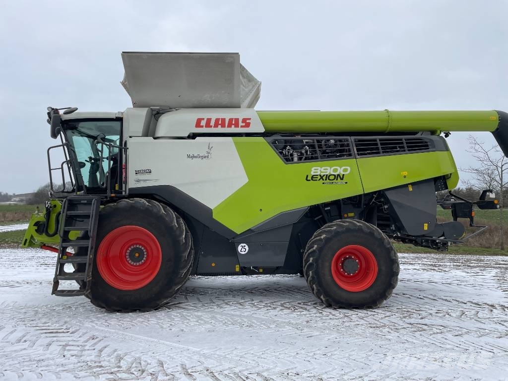 CLAAS LEXION 8900 - 4WD Combine de secerat