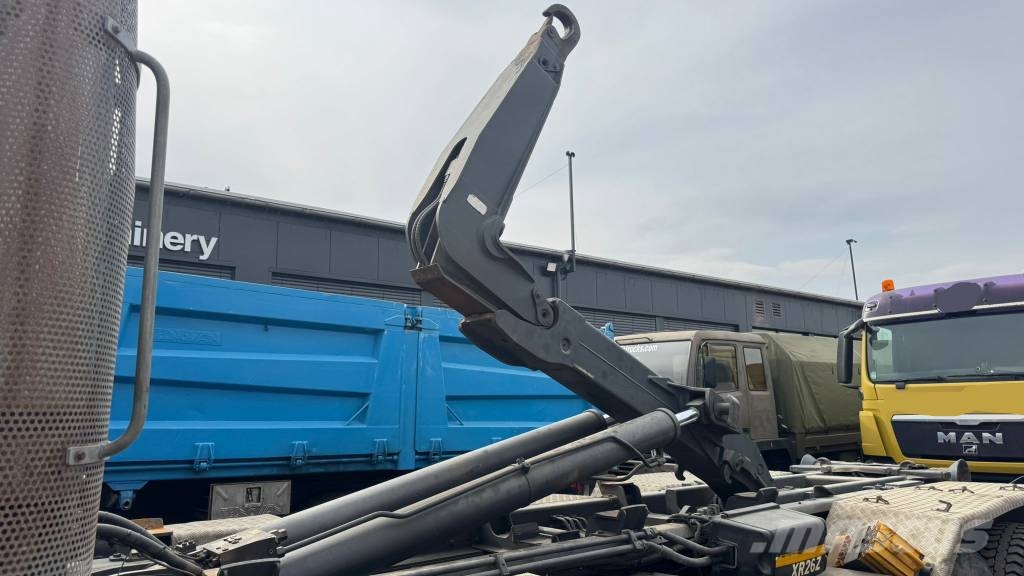 ABROL TIPPER - HIAB HOOKLIFT - 26T Sonstige Krane