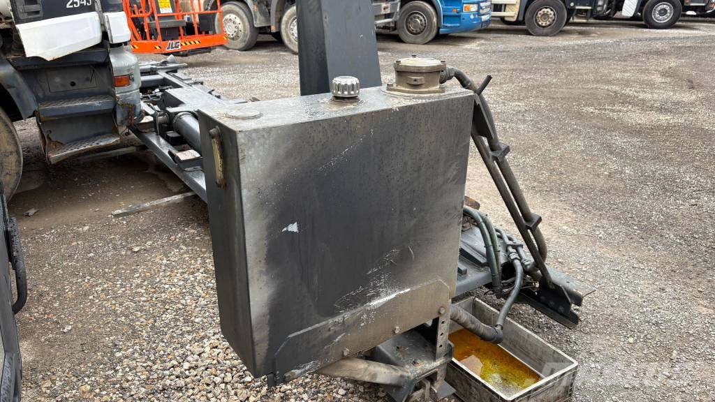 ABROL TIPPER - HIAB HOOKLIFT - 26T Sonstige Krane