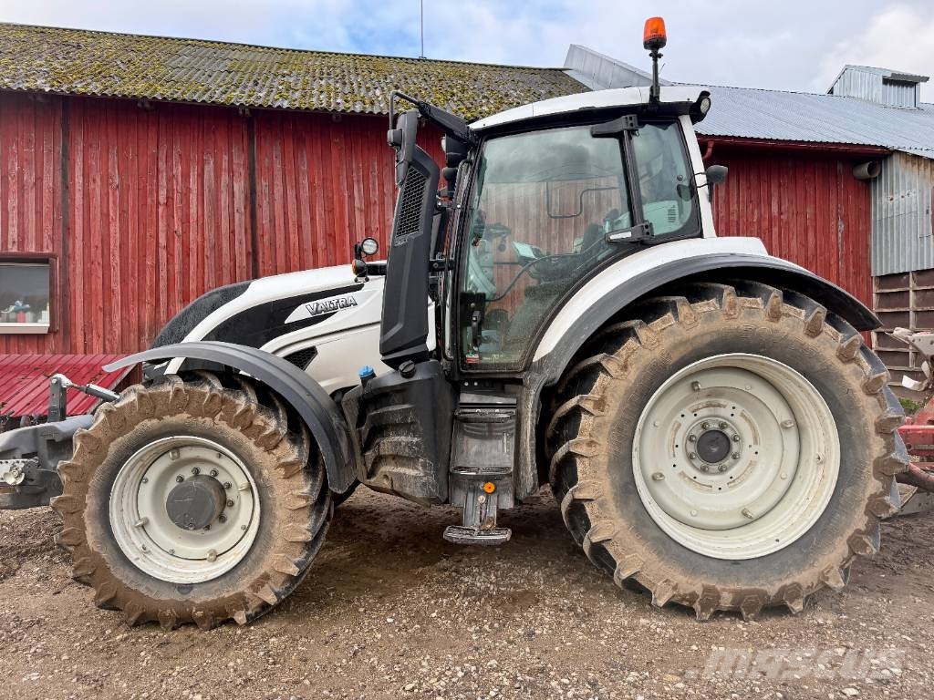 Valtra T 254 Traktorji