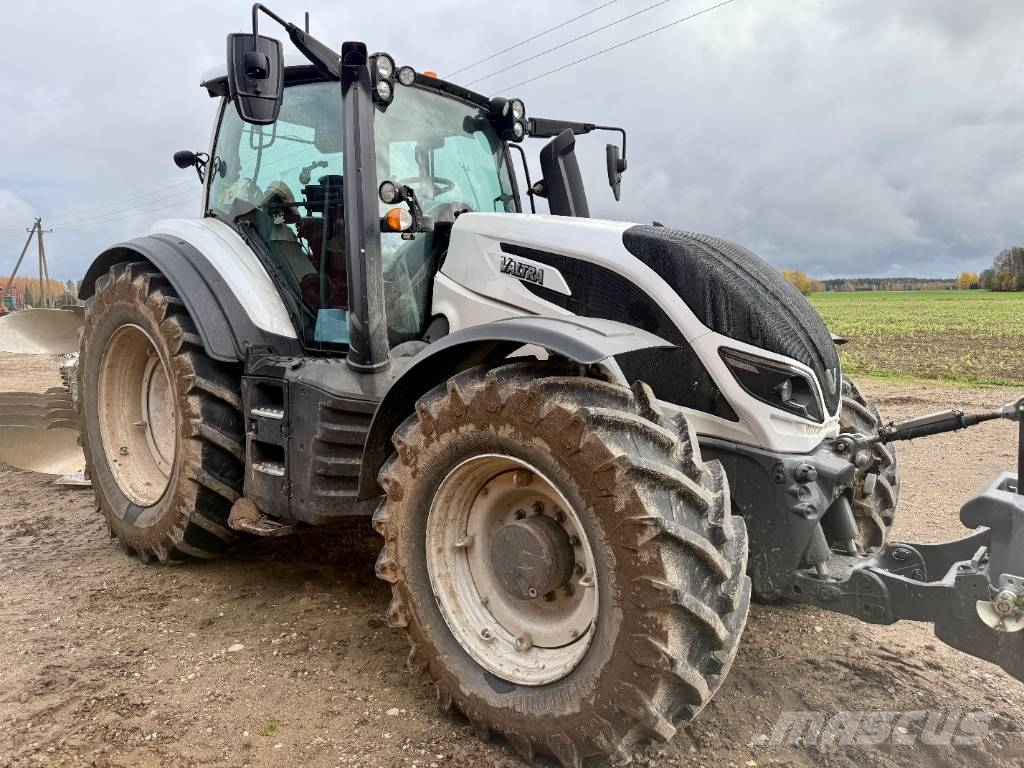 Valtra T 254 Traktorji