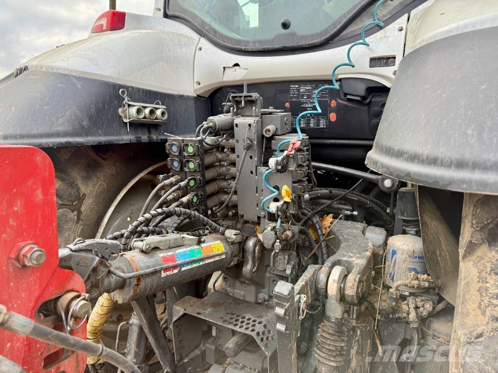 Valtra T 254 Traktorji