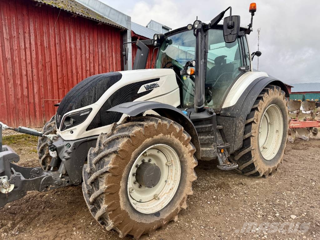 Valtra T 254 Traktorji