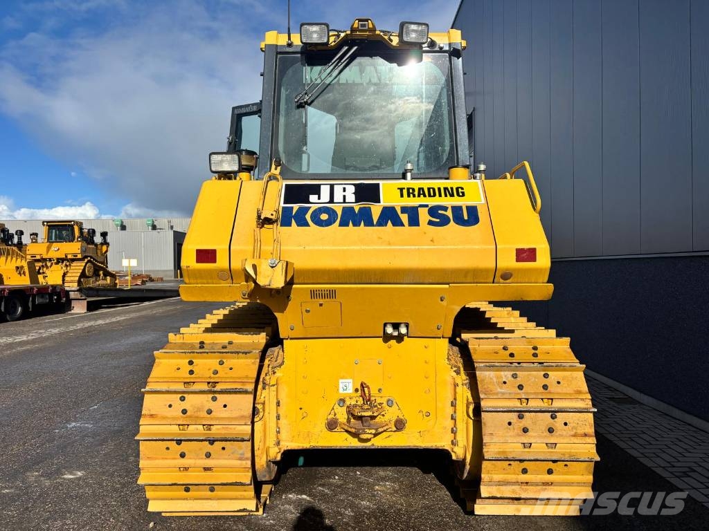 Komatsu D 65 EX-18 (CE - New UC - SU Blade) Гусеничные бульдозеры