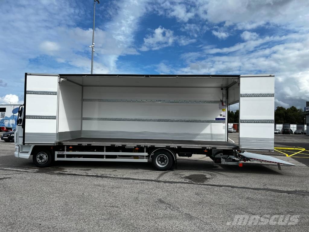 DAF XB 210 FA Camiones con caja de remolque