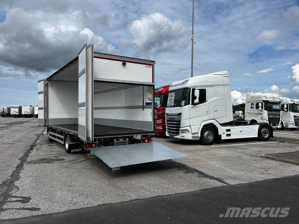 DAF XB 210 FA Camiones con caja de remolque