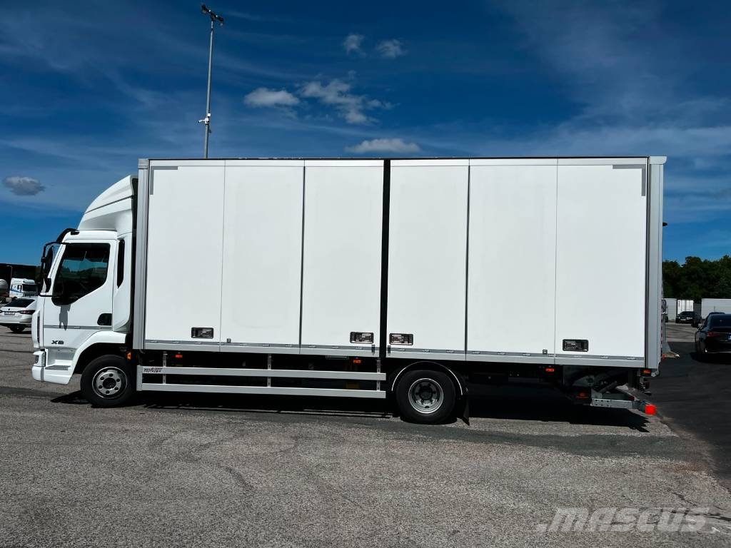 DAF XB 210 FA Camiones con caja de remolque