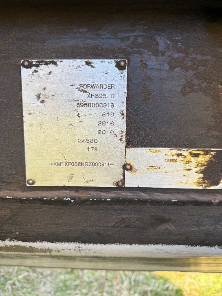 Komatsu 895 Lassbærere