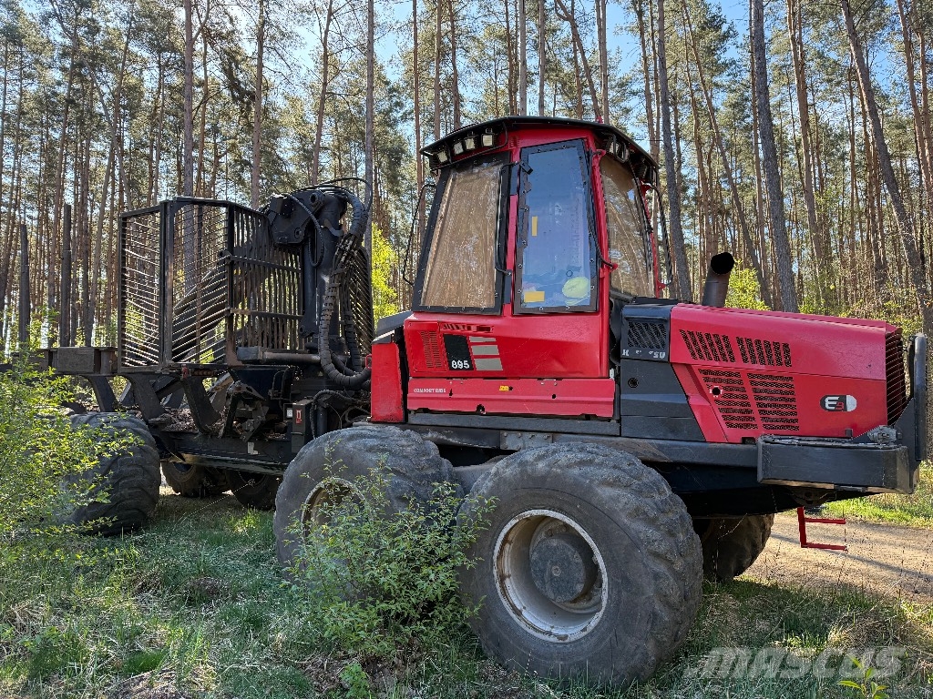 Komatsu 895 Lassbærere