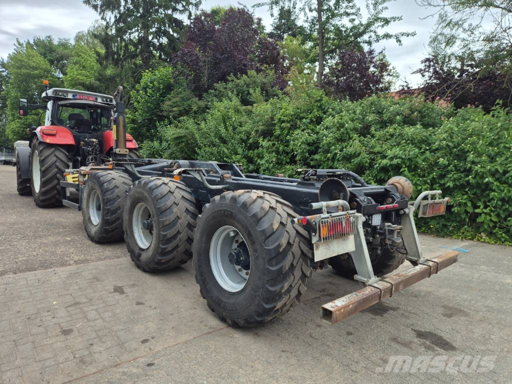 Pronar T 386 Anhänger mit Hakenlift