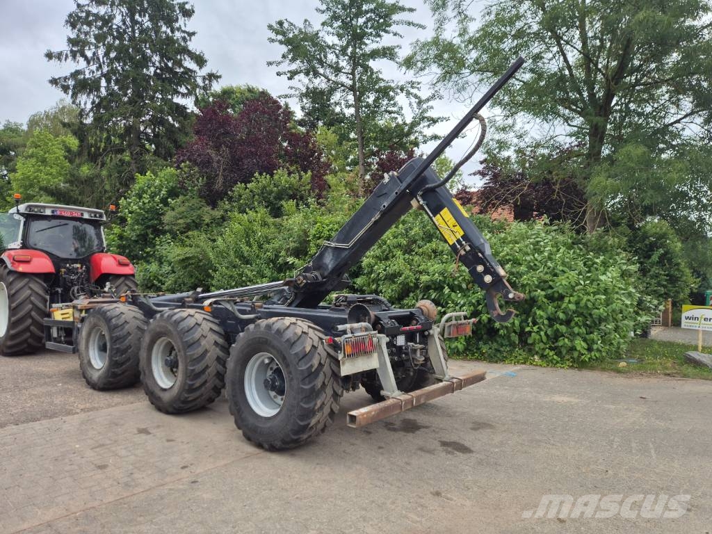 Pronar T 386 Anhänger mit Hakenlift