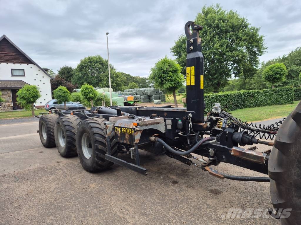 Pronar T 386 Anhänger mit Hakenlift
