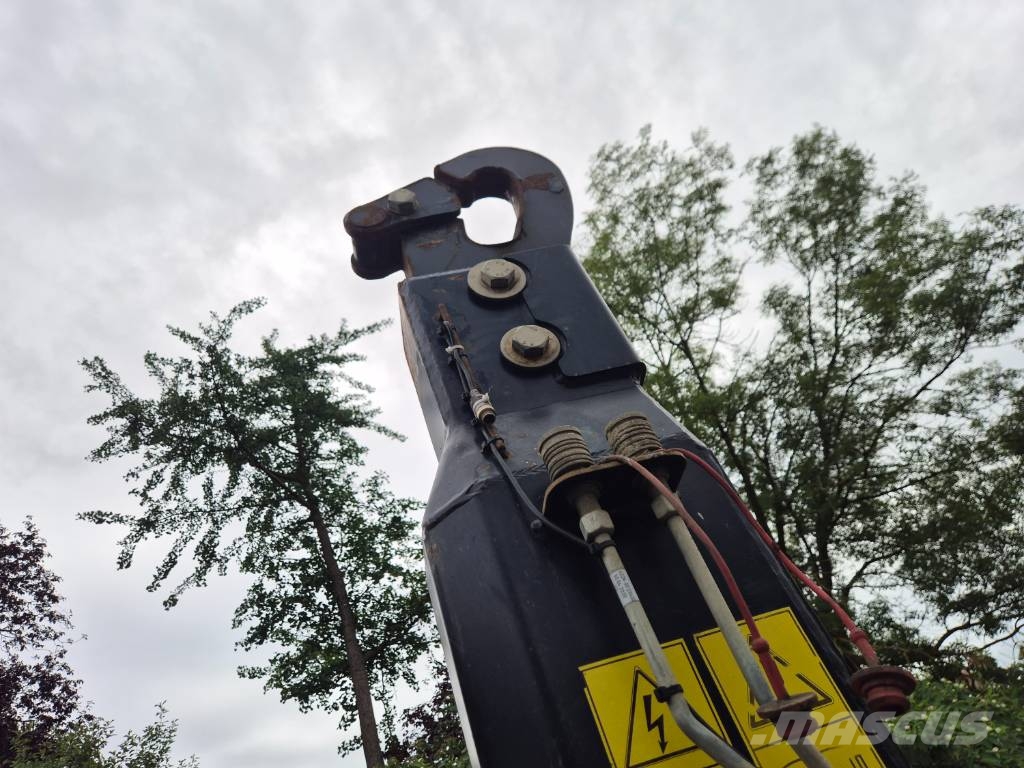 Pronar T 386 Anhänger mit Hakenlift