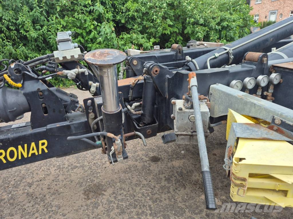Pronar T 386 Anhänger mit Hakenlift