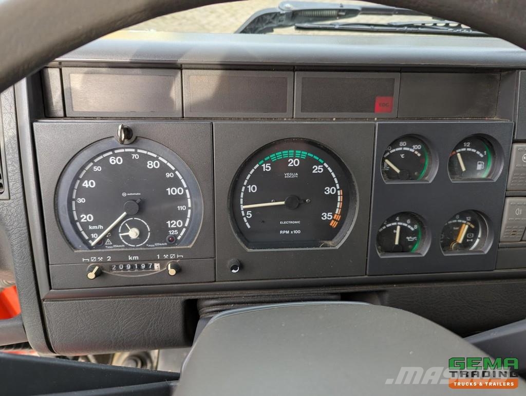 Iveco Tector ML120E24D 4x2 Euro3 Double Cab - Horse Trai Camiones para transporte de animales