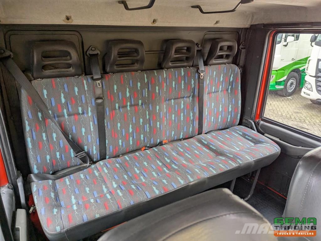 Iveco Tector ML120E24D 4x2 Euro3 Double Cab - Horse Trai Camiones para transporte de animales
