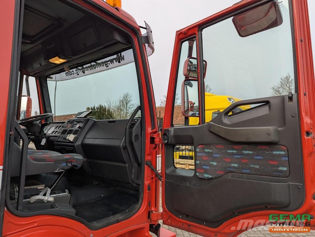 Iveco Tector ML120E24D 4x2 Euro3 Double Cab - Horse Trai Camiones para transporte de animales