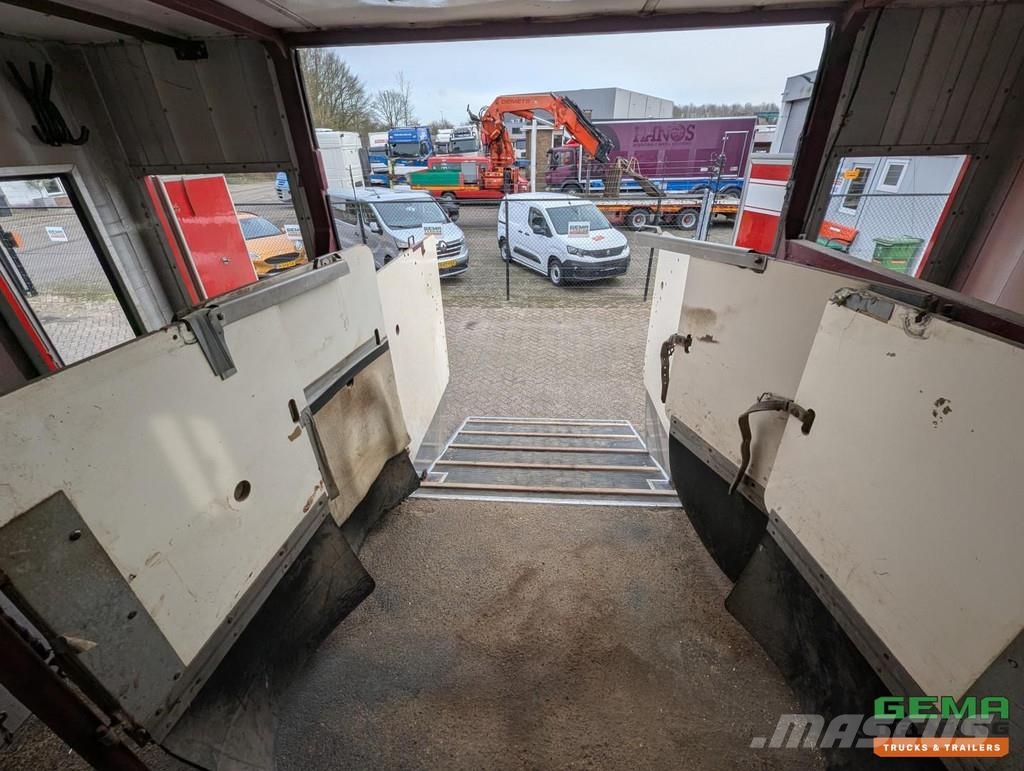 Iveco Tector ML120E24D 4x2 Euro3 Double Cab - Horse Trai Camiones para transporte de animales