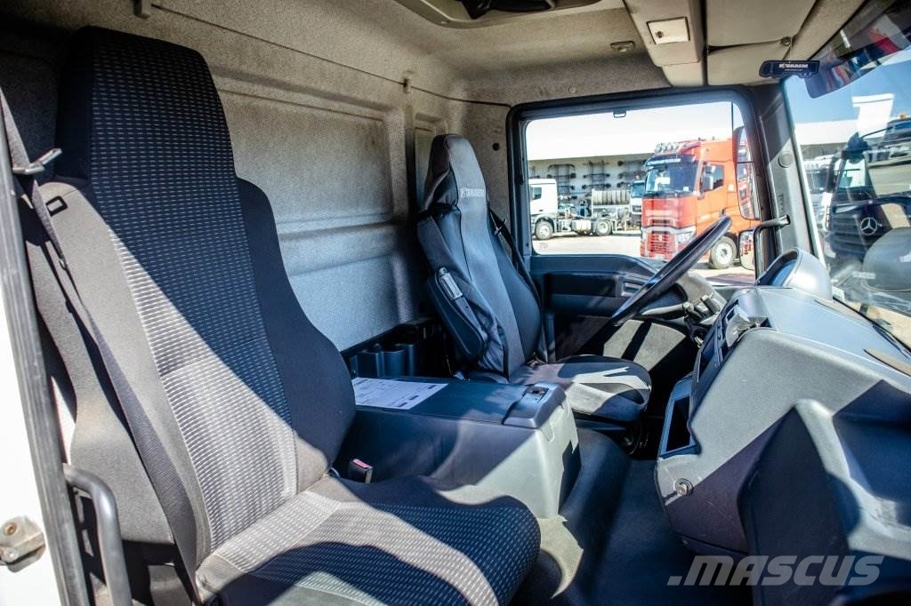 MAN TGM 18.250 BL + CHEREAU+DHOLLANDIA Skříňová nástavba