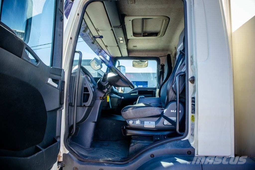 MAN TGM 18.250 BL + CHEREAU+DHOLLANDIA Skříňová nástavba