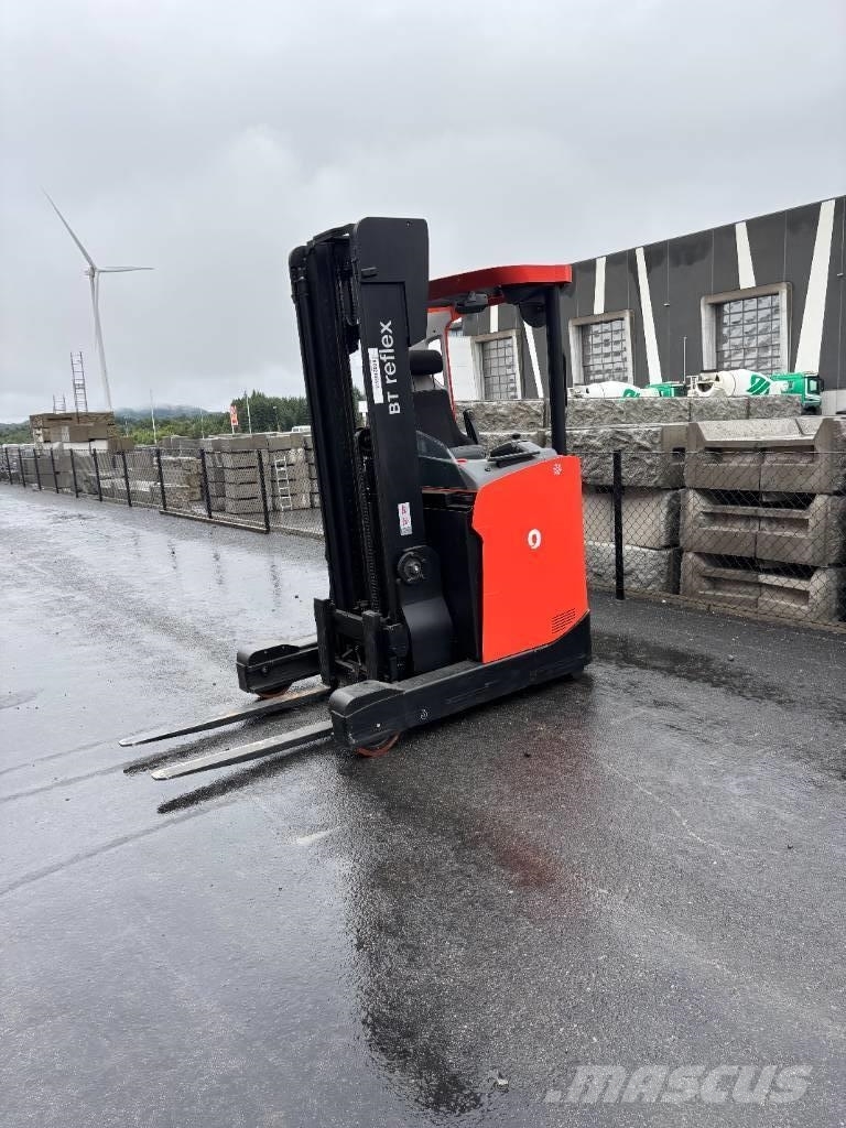 Toyota Toyota RRE140H Sit-on stackers