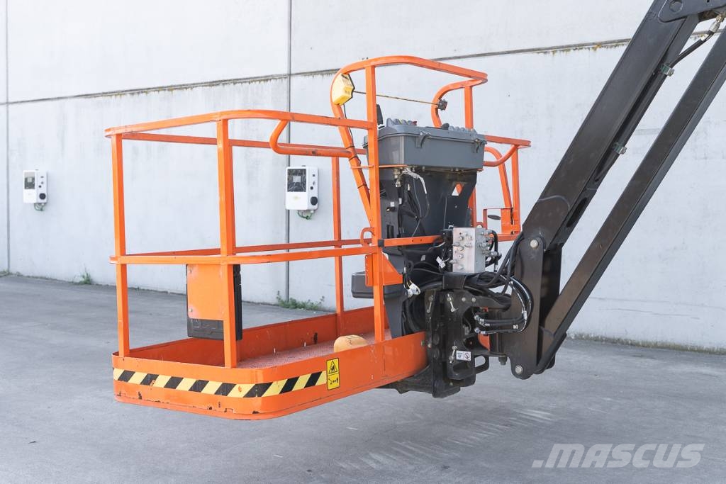 JLG 1250 AJP Plataformas con brazo de elevación telescópico