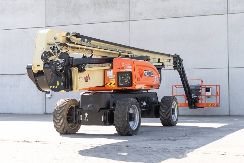 JLG 1250 AJP Plataformas con brazo de elevación telescópico